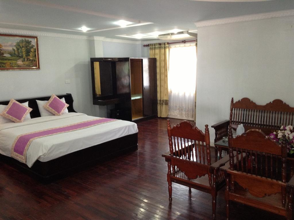Mekong Hotel Thakhek Buitenkant foto