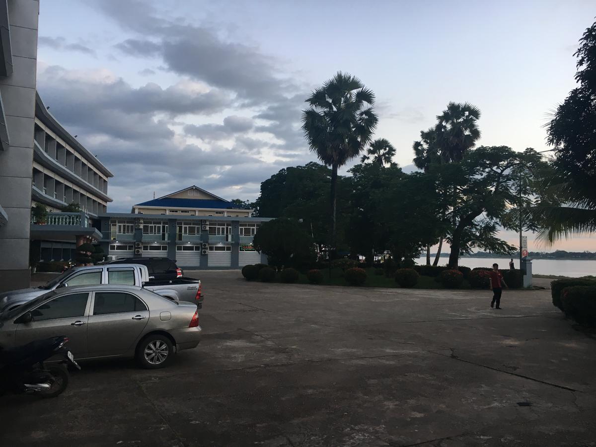 Mekong Hotel Thakhek Buitenkant foto