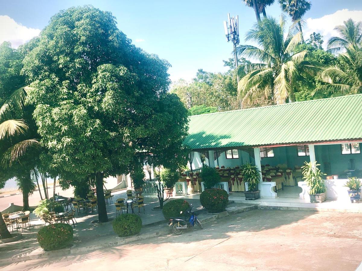 Mekong Hotel Thakhek Buitenkant foto