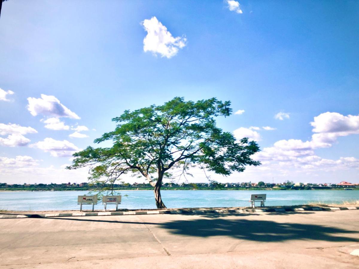 Mekong Hotel Thakhek Buitenkant foto