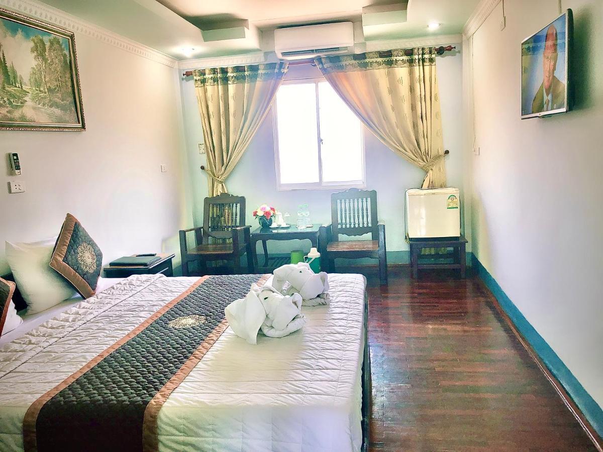 Mekong Hotel Thakhek Buitenkant foto