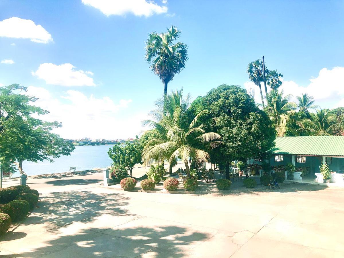 Mekong Hotel Thakhek Buitenkant foto